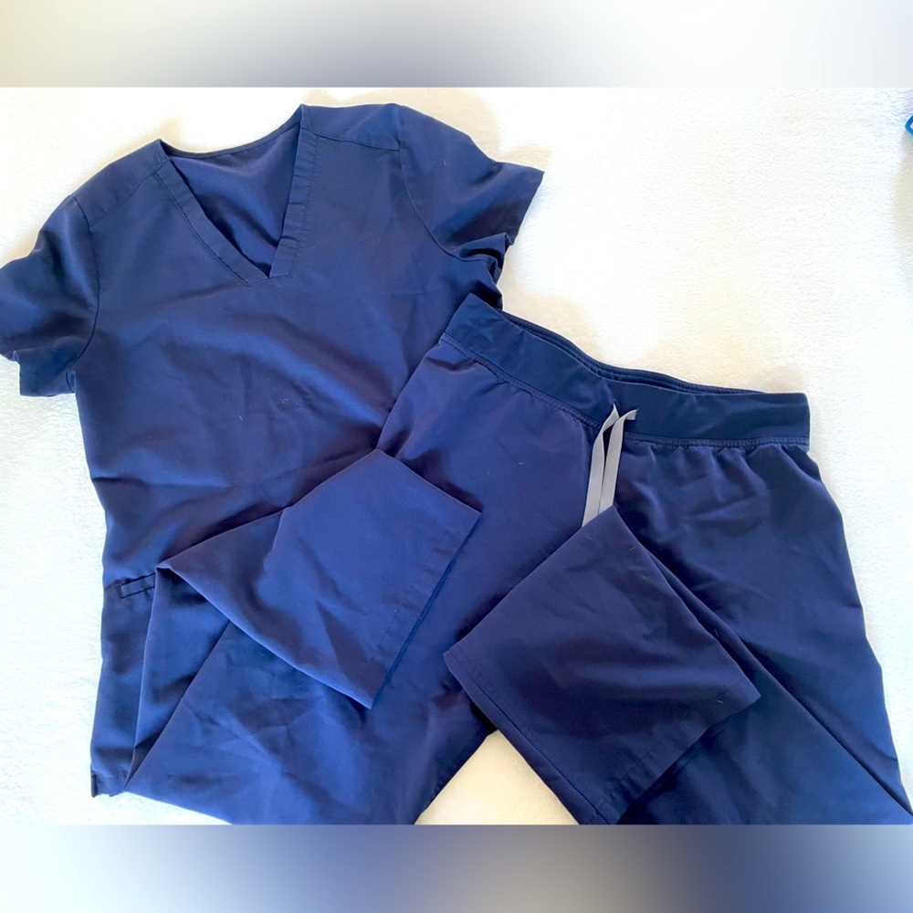 Figs scrubs, Livingston pant, two pocket scrub top, blue, size small both